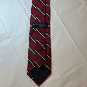 Brooks Brothers Makers Merchants Necktie Burgundy Diagonal Striped Tie 61” Silk